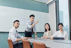 現(xiàn)代VI設(shè)計(jì)有著靈活性、全球化傳播能力以及數(shù)據(jù)驅(qū)動(dòng)的精準(zhǔn)策略